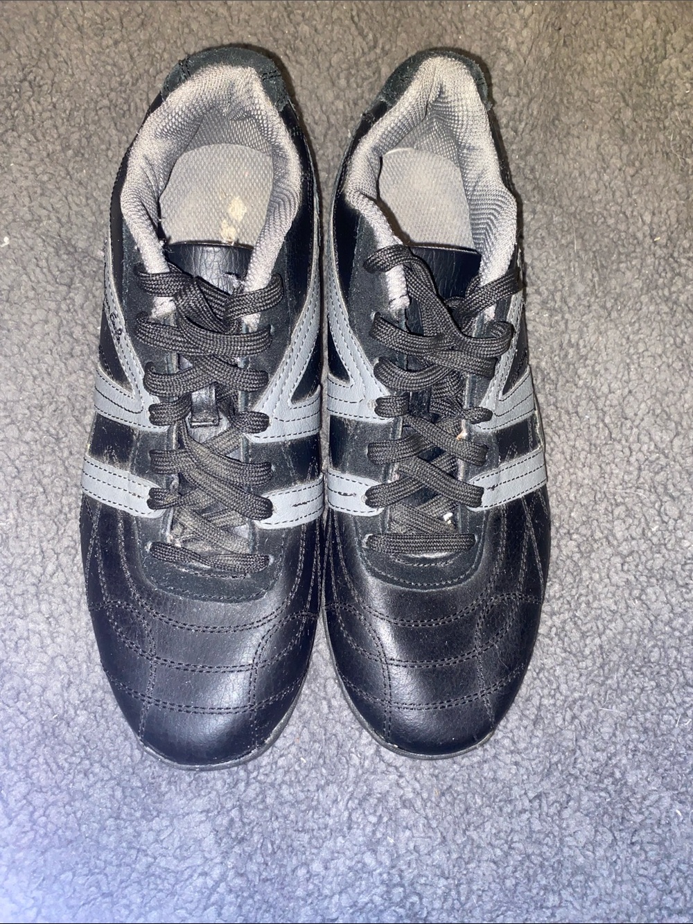 American Eagle Outfitters Men’s Leather Black and Gray Lace-Up Sneakers
